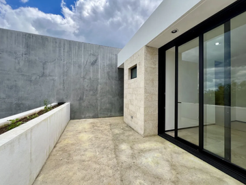 Venta de casa de ENTREGA INMEDIATA en Priv Gaviones, Cholul