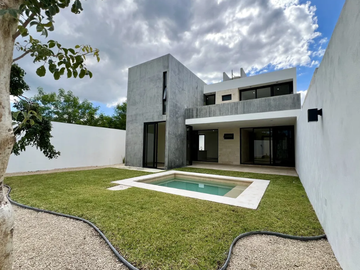 Venta de casa de ENTREGA INMEDIATA en Priv Gaviones, Cholul