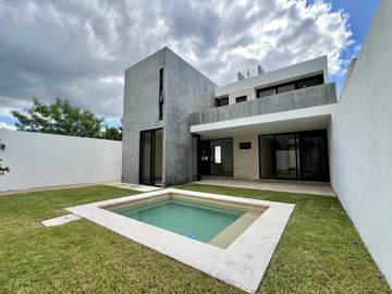Venta de casa de ENTREGA INMEDIATA en Priv Gaviones, Cholul