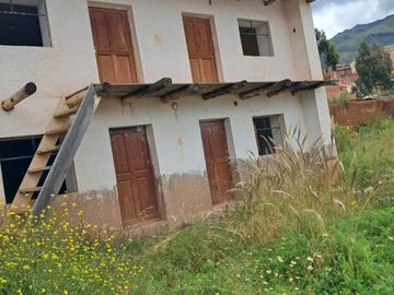 EN VENTA CASA COMO TERRENO  A ESPALDAS DEL CREMATORIO DE SAN SEBASTIÁN