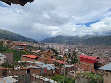 EN VENTA CASA COMO TERRENO  A ESPALDAS DEL CREMATORIO DE SAN SEBASTIÁN