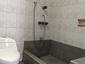 Casa en venta frente a parque Ate Urb. Olimpo