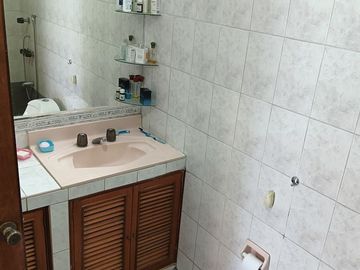 Casa en venta frente a parque Ate Urb. Olimpo