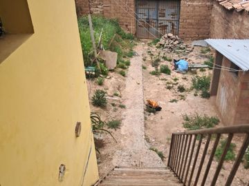 EN VENTA CASA COMO TERRENO EN LA ASOCIACIÓN DE VIVIENDA LOMAS DE SAN SEBASTIÁN