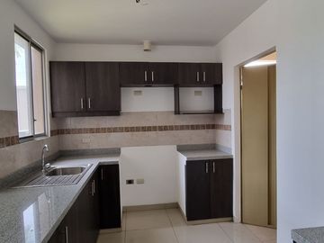 Vendo Moderno Departamento de 93 m² La Romareda Norte de Guayaquil Estrene