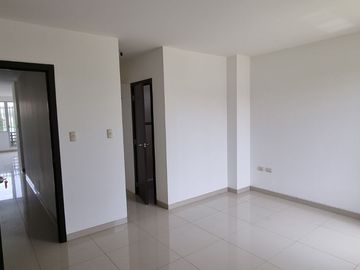 Vendo Moderno Departamento de 93 m² La Romareda Norte de Guayaquil Estrene