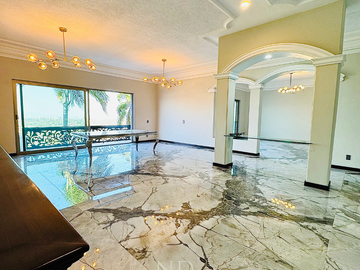 CASA EN VENTA EN BUGAMBILIAS ZAPOPAN