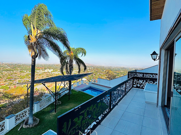CASA EN VENTA EN BUGAMBILIAS ZAPOPAN