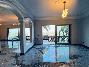 CASA EN VENTA EN BUGAMBILIAS ZAPOPAN