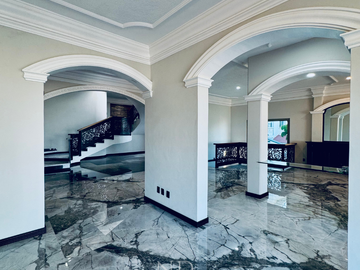 CASA EN VENTA EN BUGAMBILIAS ZAPOPAN