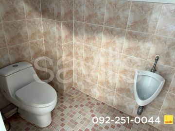 Standalone factory for rent 648 sq.m. in Samutprakan near BTS Station