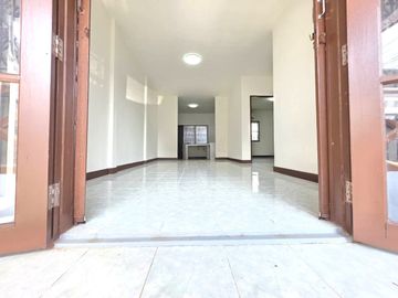 Great Location!!, Easy to Rent!Next to Rai Wanasin Market and Sawangboriboon School!! Twin House for Sale – #Siam Country Club Road, Pattaya