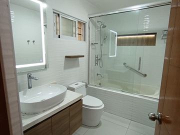ALQUILER 1 PISO DE 160 M2 ZARATE S/ 2,500 EXCELENTE UBICACIÓN..!!
