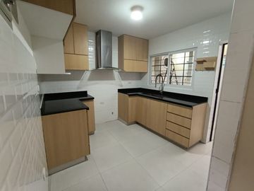 ALQUILER 1 PISO DE 160 M2 ZARATE S/ 2,500 EXCELENTE UBICACIÓN..!!