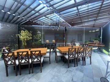 CASA DE LUJO DE UNA PLANTA EN URB PRIVADA CUMBAYA (PROX RUTA VIVA)