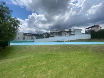 CASA DE LUJO DE UNA PLANTA EN URB PRIVADA CUMBAYA (PROX RUTA VIVA)