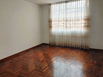 OPORTUNIDAD VENDO CASA EN PUEBLO LIBRE DE TRES PISOS CON MINI DEPARTAMENTO E