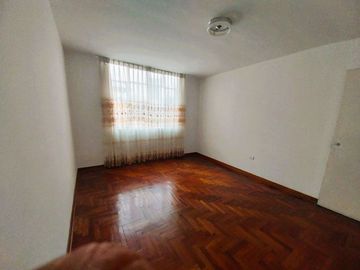 OPORTUNIDAD VENDO CASA EN PUEBLO LIBRE DE TRES PISOS CON MINI DEPARTAMENTO E