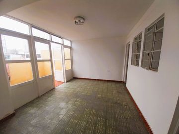 OPORTUNIDAD VENDO CASA EN PUEBLO LIBRE DE TRES PISOS CON MINI DEPARTAMENTO E