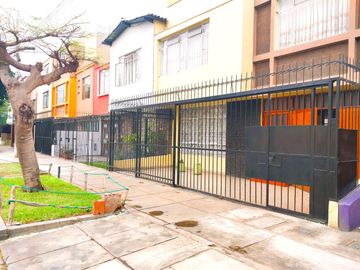 OPORTUNIDAD VENDO CASA EN PUEBLO LIBRE DE TRES PISOS CON MINI DEPARTAMENTO E