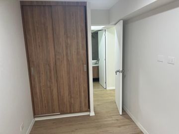 VENDO BONITOS DPTOS DE ESTRENO DE 2 Y 3 DORM EN MIRAFLORES CERCA AV, PARDO CON PISCINA Y AREA SOCIAL EXCLUSIVA