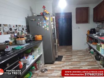 Se vende casa campestre amplia, confortable, en  Buga-valle, corregimiento Sanjon Hondo
