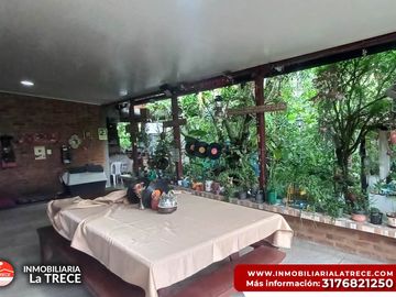 Se vende casa campestre amplia, confortable, en  Buga-valle, corregimiento Sanjon Hondo