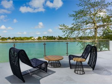 Residencia frente al lago, alberca privada, doble altura, en residencial con casa club y amenidades de lujo, Lagos del Sol, venta en Cancun