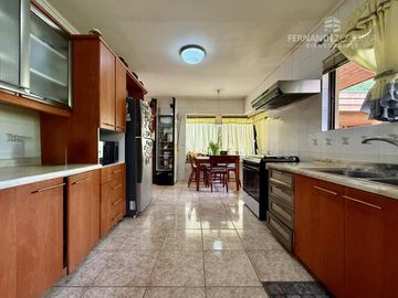 LOS ANDES - VENDE CASA 4D 3B PISCINA - COND. EL ENCANTO