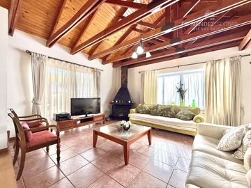 LOS ANDES - VENDE CASA 4D 3B PISCINA - COND. EL ENCANTO