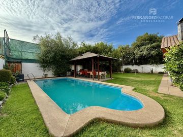 LOS ANDES - VENDE CASA 4D 3B PISCINA - COND. EL ENCANTO