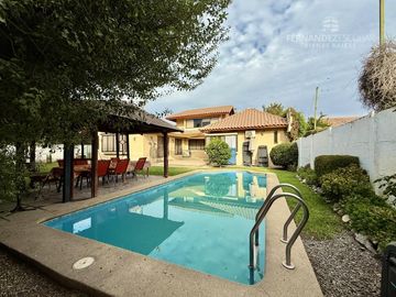 LOS ANDES - VENDE CASA 4D 3B PISCINA - COND. EL ENCANTO