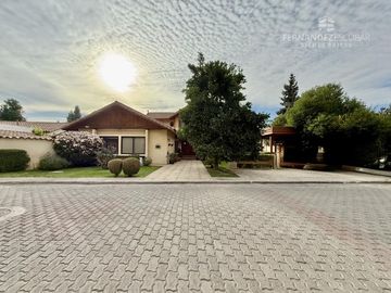 LOS ANDES - VENDE CASA 4D 3B PISCINA - COND. EL ENCANTO