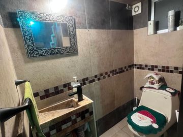 BONITA CASA EN VENTA CON UN ESPACIO INDEPENDIENTE