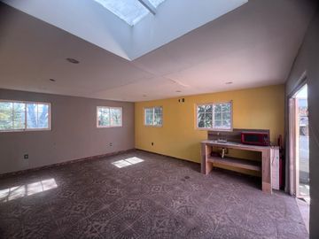 BONITA CASA EN VENTA CON UN ESPACIO INDEPENDIENTE