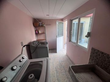 BONITA CASA EN VENTA CON UN ESPACIO INDEPENDIENTE
