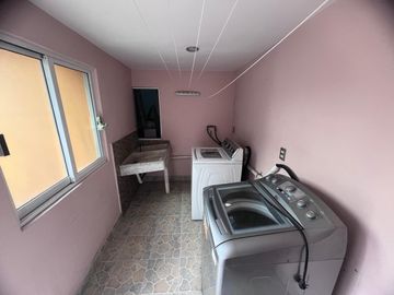 BONITA CASA EN VENTA CON UN ESPACIO INDEPENDIENTE