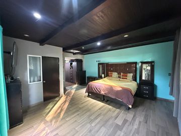 BONITA CASA EN VENTA CON UN ESPACIO INDEPENDIENTE