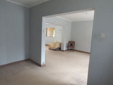 🏬 VENDO CASA COMO TERRENO EN SAN MARTÍN DE PORRES, ¡GRAN OPORTUNIDAD DE INVERSIÓN!