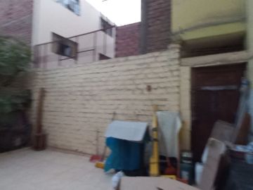 🏬 VENDO CASA COMO TERRENO EN SAN MARTÍN DE PORRES, ¡GRAN OPORTUNIDAD DE INVERSIÓN!