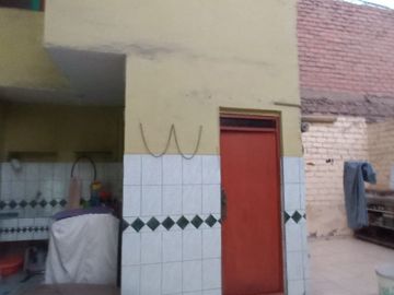 🏬 VENDO CASA COMO TERRENO EN SAN MARTÍN DE PORRES, ¡GRAN OPORTUNIDAD DE INVERSIÓN!