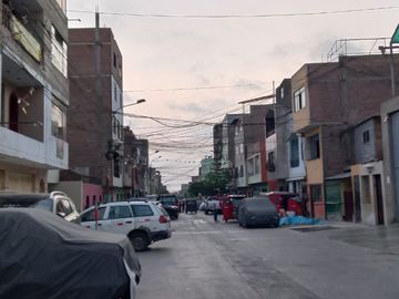 🏬 VENDO CASA COMO TERRENO EN SAN MARTÍN DE PORRES, ¡GRAN OPORTUNIDAD DE INVERSIÓN!