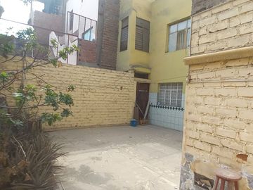 🏬 VENDO CASA COMO TERRENO EN SAN MARTÍN DE PORRES, ¡GRAN OPORTUNIDAD DE INVERSIÓN!
