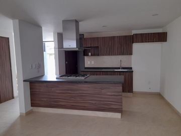 HERMOSA RENTA CASA (PRIVADA EN POZOS)