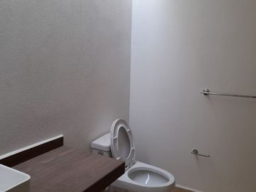 HERMOSA RENTA CASA (PRIVADA EN POZOS)
