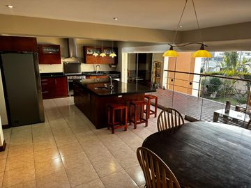 EXCLUSIVA CASA FRENTE AL MAR EN LA PUNTA 🌊 + DEPARTAMENTO ADICIONAL 🏠