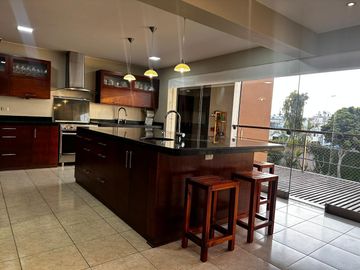 EXCLUSIVA CASA FRENTE AL MAR EN LA PUNTA 🌊 + DEPARTAMENTO ADICIONAL 🏠