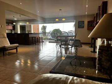 EXCLUSIVA CASA FRENTE AL MAR EN LA PUNTA 🌊 + DEPARTAMENTO ADICIONAL 🏠