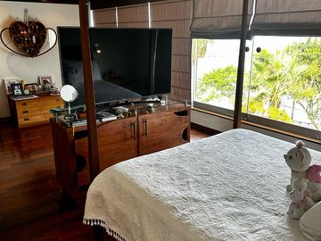 EXCLUSIVA CASA FRENTE AL MAR EN LA PUNTA 🌊 + DEPARTAMENTO ADICIONAL 🏠
