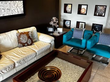 EXCLUSIVA CASA FRENTE AL MAR EN LA PUNTA 🌊 + DEPARTAMENTO ADICIONAL 🏠